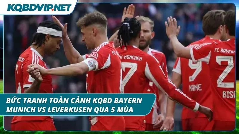 Hai bên tranh chấp quyết liệt để giành quyền kiểm soát bóng trên sân